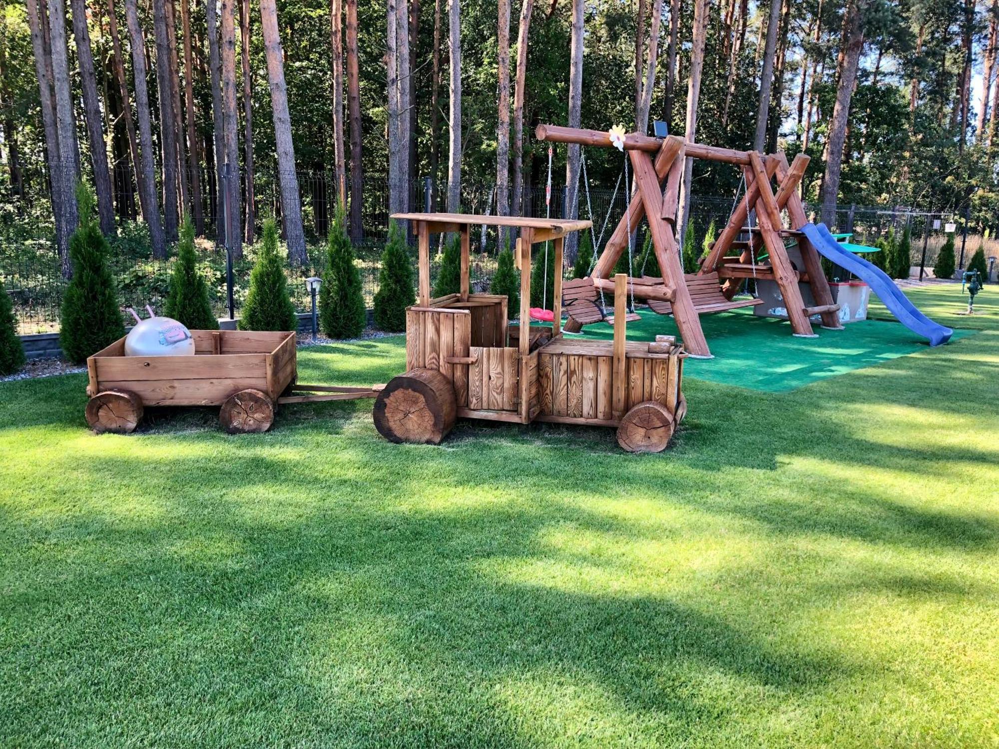 Dom Wakacyjny Zloto Polnocy Na Wylacznosc, Parking, Plac Zabaw, Tarasy Karwieńskie Błoto Exterior foto